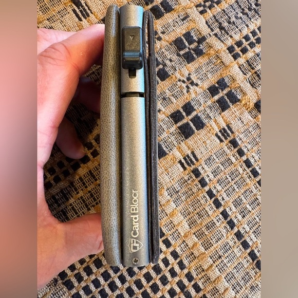 Card Blocr Credit Card Pop up Wallet
RFID Blocking Slim Minimalist Card
Holder - Picture 4 of 10